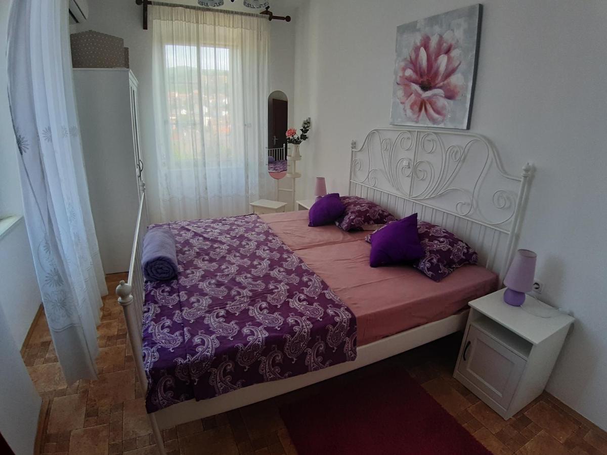 Apartment Palazzo Sare Vrbnik  Ngoại thất bức ảnh