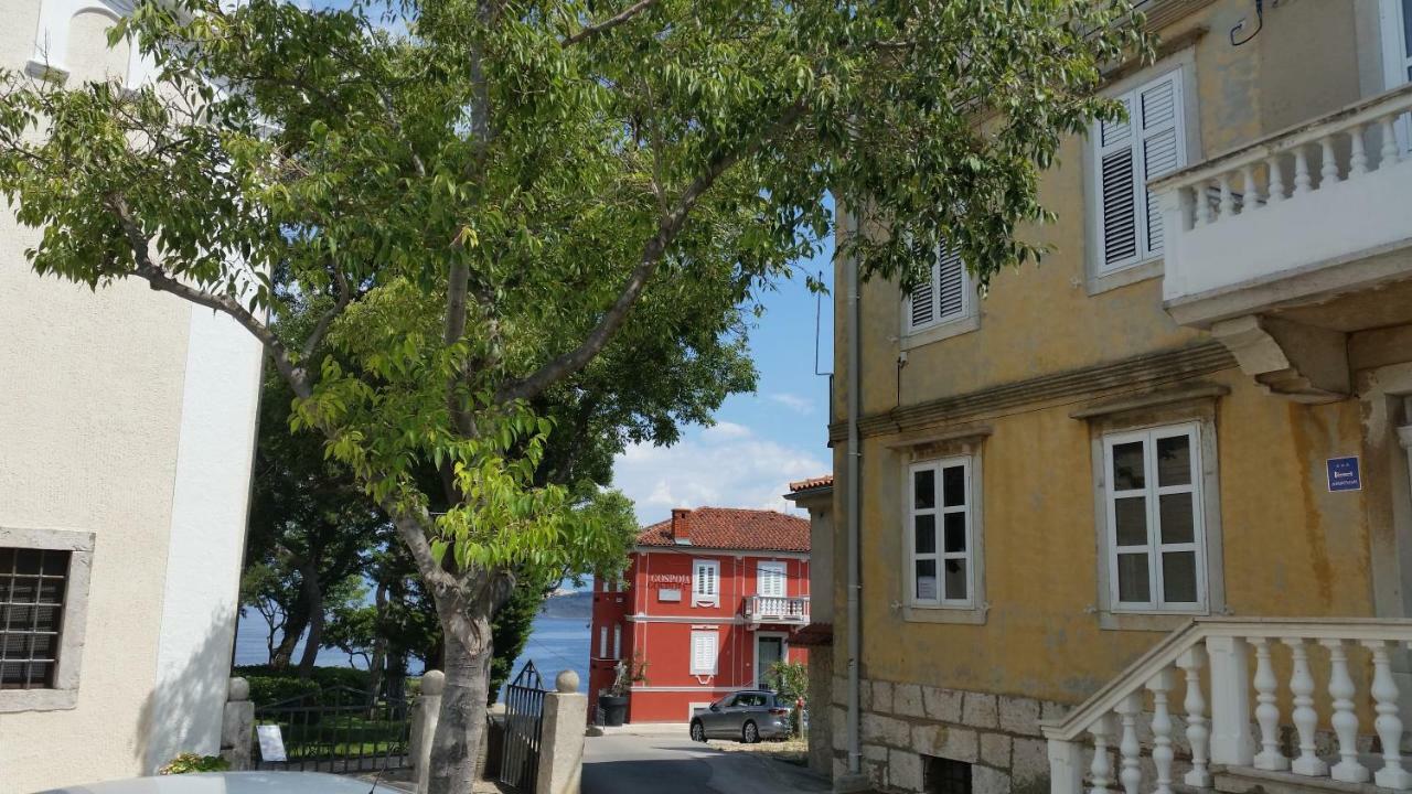 Apartment Palazzo Sare Vrbnik  Ngoại thất bức ảnh
