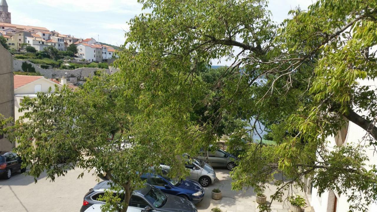 Apartment Palazzo Sare Vrbnik  Ngoại thất bức ảnh