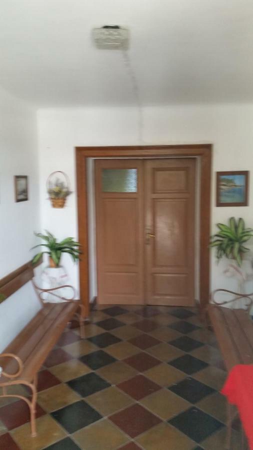 Apartment Palazzo Sare Vrbnik  Ngoại thất bức ảnh